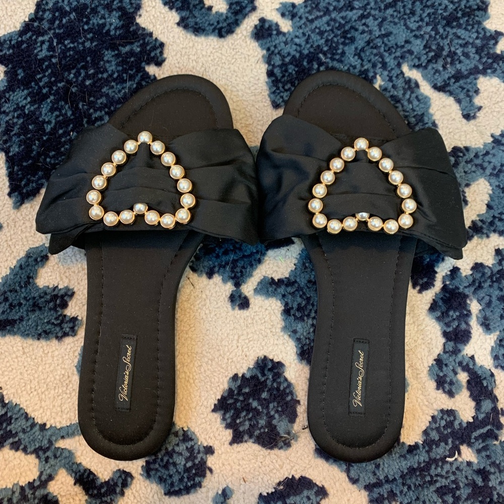 Victoria’s Secret slides. Size M